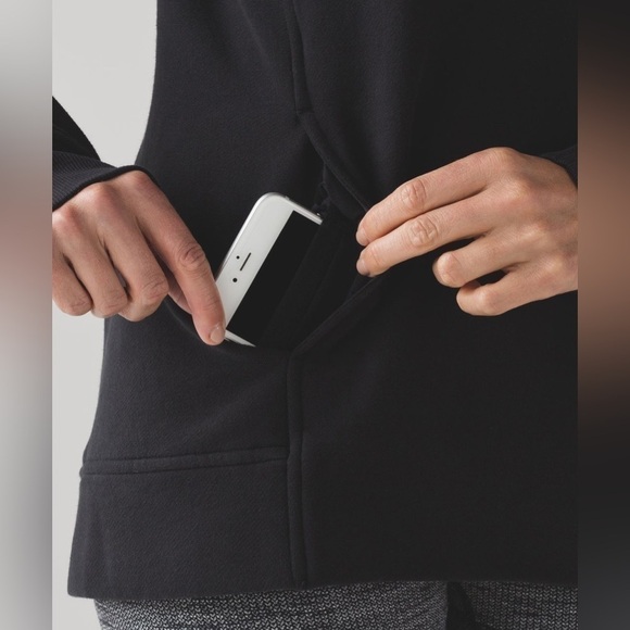 LULULEMON Fleece Please Pullover
Black - Picture 7 of 11